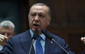 اردوغان: هر که از ترکیه انتقاد می‌کند خودش تروریست است