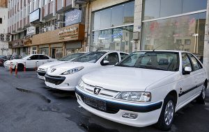 قیمت خودروهای خارجی در بازار ایران چقدر کاهش یافت؟