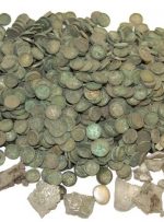 کشف هزاران سکه تاریخی در یک مزرعه ذرت