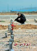 ایستاده در کنار مرگ؛ گزارشی از کارگران تطهیر و تدفین متوفیان کرونایی