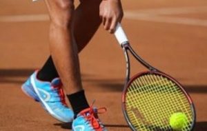 برای اولین بار،داوری یک زن برای تنیس مردان در کیش/عکس