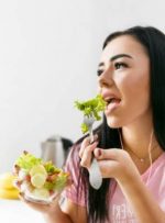 تغذیه و خوراکی های مفید برای سلامت لثه