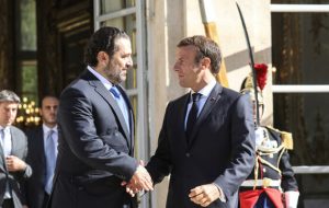 در دیدار مکرون و حریری چه گذشت؟ در دیدار مکرون و حریری چه گذشت؟