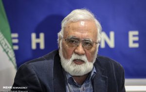 واکنش یک تهیه‌کننده به ماسک نزدن افخمی و اصرار الناز شاکردوست به ماسک زدن