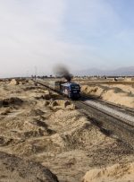 ویدئو / عبور خط آهن از میان تپه هفت‌هزارساله