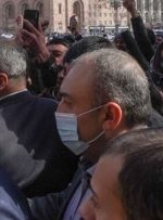 پرواز جنگنده‌های ارتش بر فراز ایروان؛ پاشینیان: مردم ارمنستان اجازه کودتا نمی‌دهند