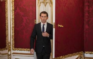 افشاگری وزیرخارجه اتریش از مافیای واکسن در اروپا