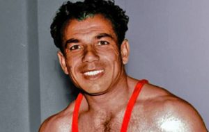 ببینید | روایت باورنکردنی از روزی که نامجو یکتنه سینما رکس را پر از جمعیت کرد ببینید | روایت باورنکردنی از روزی که نامجو یکتنه سینما رکس را پر از جمعیت کرد