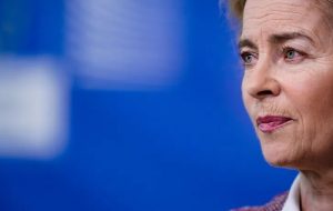 در عصر پاندمی هر اتفاقی ممکن است!/همه 27 کشور عضو اتحادیه اروپا به یک واکسن مطمئن دسترسی دارند در عصر پاندمی هر اتفاقی ممکن است!/همه 27 کشور عضو اتحادیه اروپا به یک واکسن مطمئن دسترسی دارند