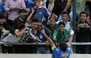 فرهاد مجیدی را سرمربی استقلال کنید فرهاد مجیدی را سرمربی استقلال کنید