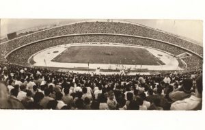 هنوز به سکوهای سیمانی امجدیه فکر می‌کنی؟