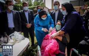 ویدئو / آغاز واکسیناسیون کرونا برای سالمندان در خوزستان