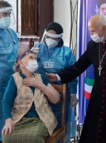 ویدئو / واکسیناسیون سالمندان مسیحی در ارومیه