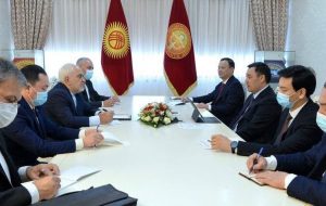 قدردانی رئیس‌جمهور قرقیزستان از ایران در دیدار با ظریف