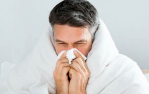 همه اشخاص دارای علایم سرماخوردگی قرنطینه شوند