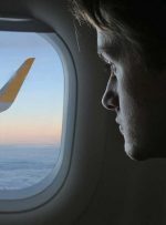 آیا باید کاور پنجره های هواپیما به هنگام نشست و برخاست باز باشد؟