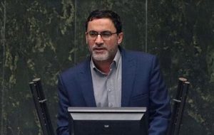 اجبار شرکت ها به عرضه مواد اولیه ارزان، راه حمایت از تولید نیست