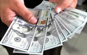 ارزش دلار کاهش یافت – خبرآنلاین