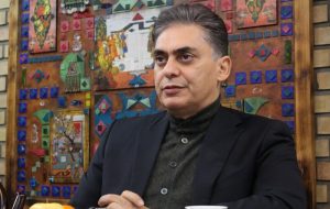 لاهوتی: کاهش قیمت دلار به کمتر از نرخ واقعی تخریب‌‏کننده اقتصاد است