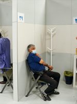 ویدئو / واکسیناسیون کرونا در ایران؛ فعلا بالای ۷۰ ساله‌ها