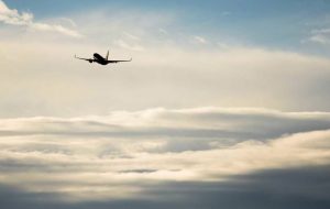 چرا هواپیماها در ارتفاع ۱۱ هزار متری پرواز می‌کنند؟