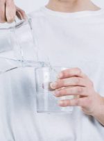 آب معدنی بطری یا آب شیر آب، کدام بهتر است؟