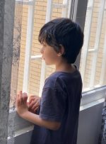 سنگینی سقف چهاردیواری‌ها بر سر کودکان!