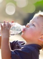 چقدر آب بخوریم و چگونه کمبود آب در بدن را تشخیص بدهیم؟
