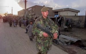 انگلیسی‌ها در افغانستان می‌مانند – خبرآنلاین
