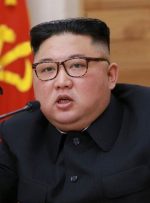 تصاویری از رهبر کره شمالی با چهره‌ای تازه و بدون ماسک