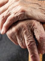 پیرمردها یا پیرزن‌ها؛ کدام مهربان‌تر هستند؟