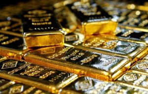 صعود کمرنگ طلا در معاملات آرام تابستانی / ادامه روند نزولی معاملات نقره