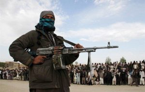 جنگ در حومه هرات بالا گرفت؛طالبان به مرز ایران و ترکمنستان نزدیک‌تر شد/حمله طالبان دفتر سازمان ملل و ورود بمب افکن‌های بی52 آمریکا/خطر سقوط شهر