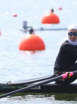 هدیه توماس باخ به قایقران المپیکی ایران