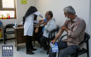 ویدئو / واکسیناسیون افراد ۵۵ سال به بالا در مشهد