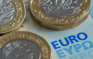 یورو/ پوند به بالاترین حد یک هفته اخیر رسید، در میان شرط‌بندی‌ها برای افزایش سریع نرخ بهره بانک مرکزی اروپا، به 0.8900 رسید.