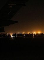 طالبان و آمریکا قصد واگذاری سریع فرودگاه کابل را دارند/تمام کارکنان دیپلماتیک ایالات متحده تا سه‌شنبه از افغانستان می‌روند