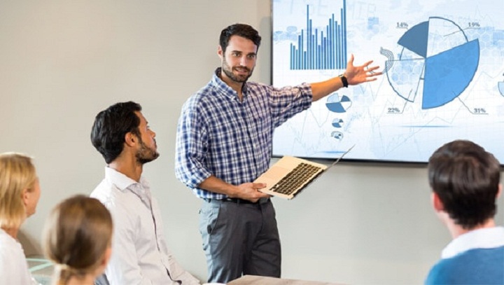 بهره‌گیری از اشیا به‌عنوان کمک بصری در سخنرانی 