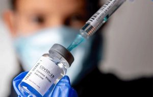 تکذیب نام‌نویسی برای واکسیناسیون افراد بالاتر از ۱۸ سال