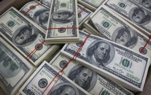 عقب نشینی دلار از افزایش حقوق و دستمزد  داده‌های CPI بزرگ هستند توسط Investing.com