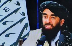 طالبان:حملات آمریکا خودسرانه است/به دنبال کنترل کامل فرودگاه کابل هستیم