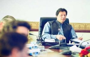 عمران خان: طالبان تعهد دهد