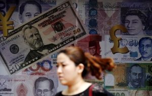 آرژانتین برای حفظ دلار، کنترل واردات را تشدید می کند