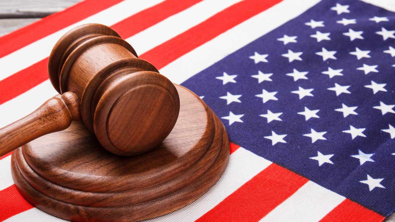 2 میلیارد دلار کلاهبرداری رمزنگاری Bitconnect و موسس متهم - کارگردان متهم به اتهامات جنایی است