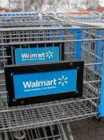 Walmart دستمزد ساعتی بیش از نیم میلیون کارگر آمریکایی را 1 دلار پیش از تعطیلات افزایش می دهد