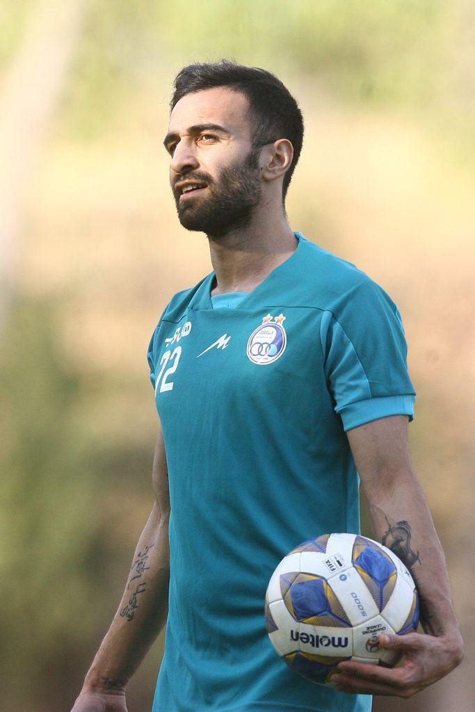 ارسلان مطهری در تمرین استقلال حاضر شد/عکس