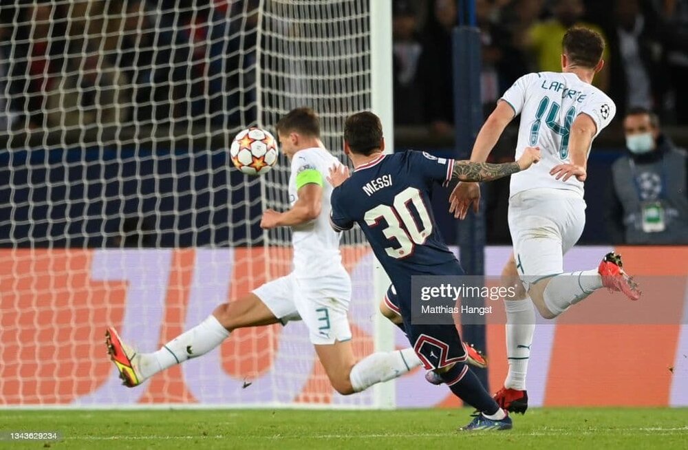 اولین گل مسی برای پاریس/عکس