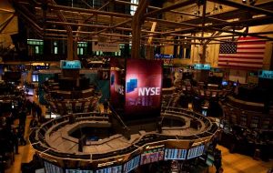 با بازگرداندن بازده خزانه داری ، سهام بازمی گردد با بازگرداندن بازده خزانه داری ، سهام بازمی گردد