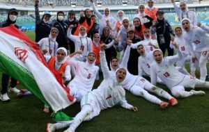 تبریک اسکوچیچ به زنان تاریخ ساز فوتبال ایران/عکس