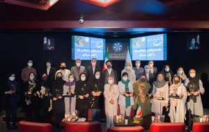 دو خبرنگار هوشمند نیوز در جشنواره امین‌الضرب جایزه گرفتند